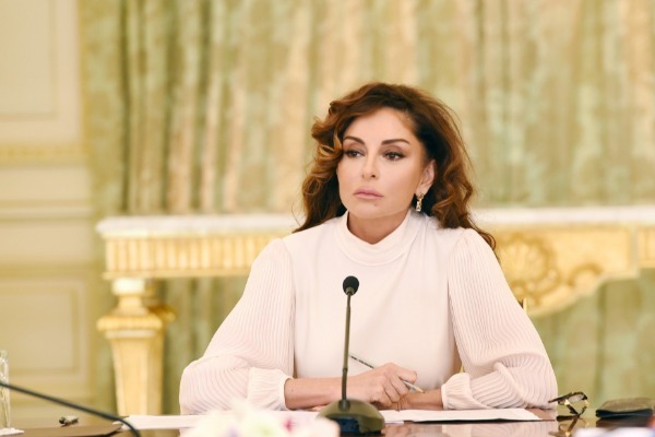 Mehriban Əliyeva: birinci xanım olmağın məsuliyyəti və sərhəd tanımayan xeyirxahlıq