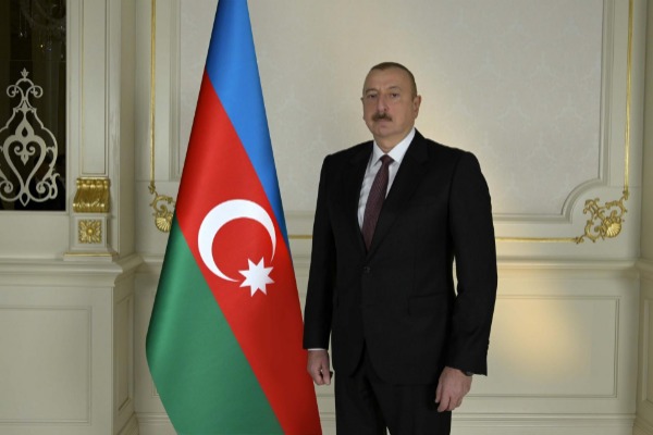 Bir qrup Azərbaycan qadınına fəxri adlar verildi
