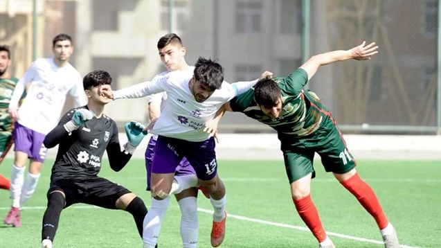 “Sumqayıt”ın futbolçusu hakimi təhqir etdi
