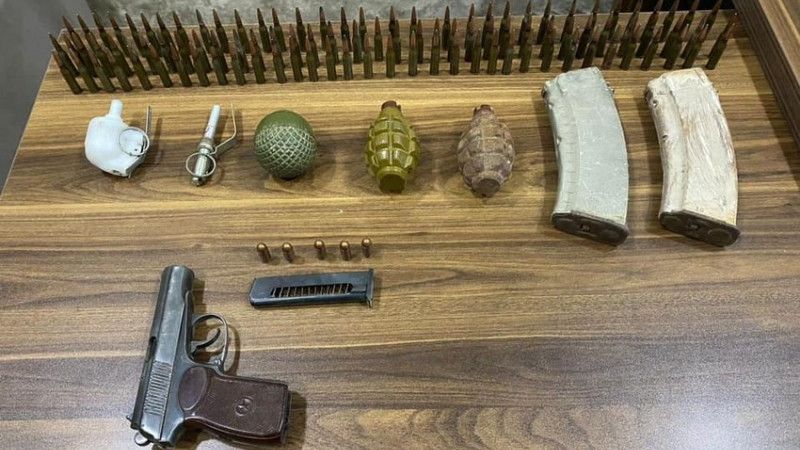 Vətəndaşlardan avtomat, tapança, qumbara və tüfənglər götürüldü