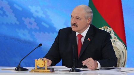 Lukaşenko ölkədən qaçmaq üçün sorğu verib - ŞOK İDDİA