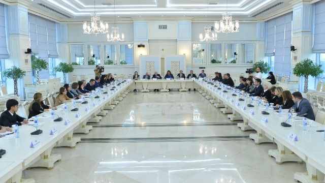 Milli Məclisdə dinləmə keçirilib - FOTOLAR