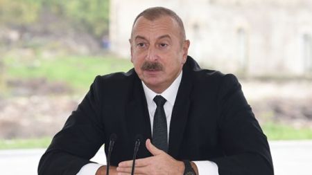 İlham Əliyev Tailandın Kralını təbrik etdi