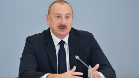 "Daxili vəziyyətimiz xarici amillərdən asılı deyil" - İlham Əliyev