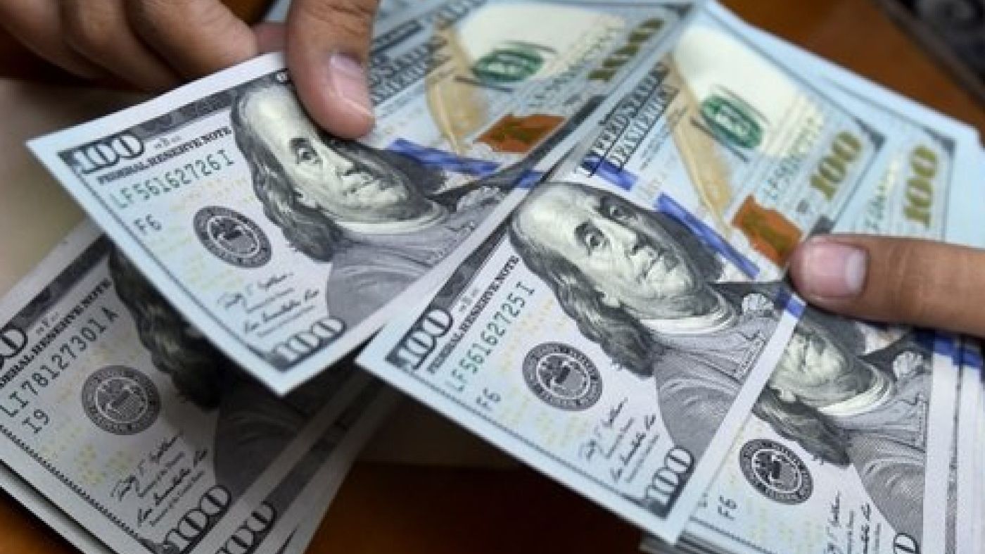 Azərbaycanda rekord məbləğdə dollar satıldı - SƏBƏB