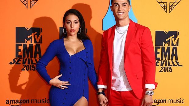Ronaldunun sevgilisi futbolçunun nə vaxt karyerasını sonlandıracağını açıqlayıb