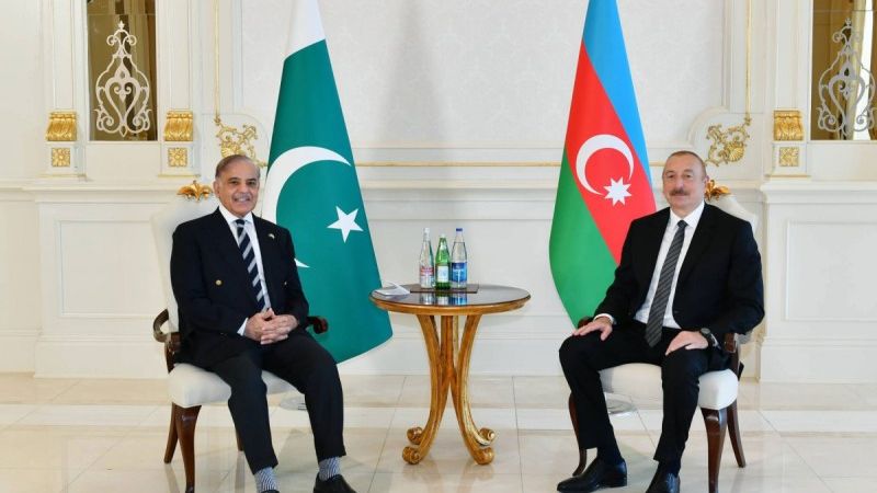 İlham Əliyev Şahbaz Şərifi təbrik etdi