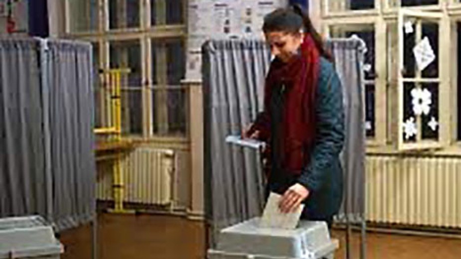 Kiçik şəhərlərdə seçkiləri açıq şəkildə təşkil etmək baş ağrısıdır: Toylar ləğv edildi, şoular təxirə salındı...