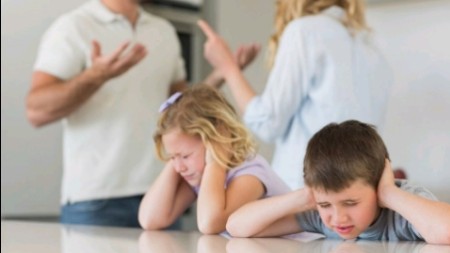 Bir əlaqə mübahisəsindən sonra bu passiv-aqressiv davranışla məşğul olursunuz? Bu terapevtlər buna qarşı məsləhət görürlər