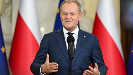 Donald Tusk amerikalı aktyora "Ceyms Bond rolu" üçün hərbi təlim təklif edir