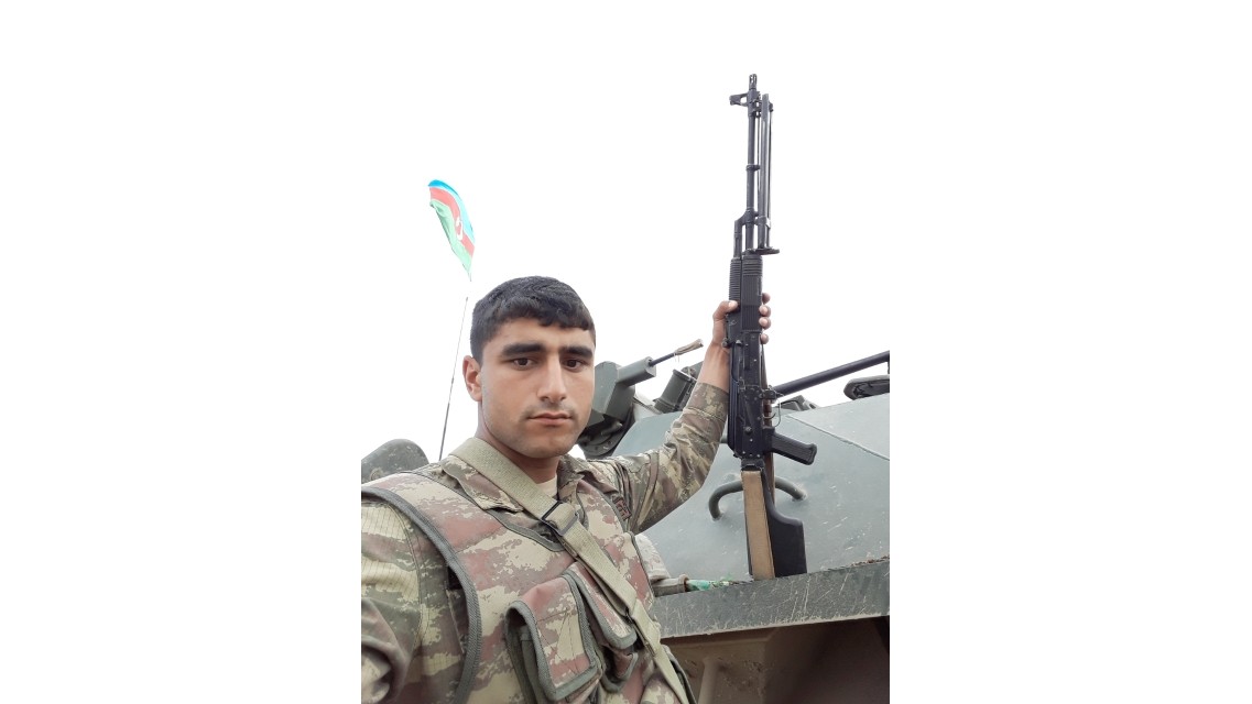 II Qarabağ müharibəsi zamanı bir çox silahlardan istifadə etməyi bacaran Eşqin ilk döyüşünü Kəlbəcər istiqamətindən başlamışdı