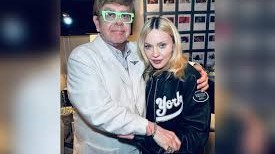 Madonna və Elton Con 20 ildən çox davam edən soyuq müharibədən sonra "SNL"də səhnə arxasında barışırlar