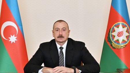 İlham Əliyev pravoslav xristian icmasını təbrik etdi