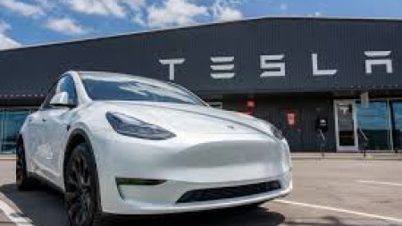 Anti-Musk əhval-ruhiyyəsi satışlara təsir göstərdiyi üçün Teslanın mənfəəti kəskin şəkildə aşağı düşüb