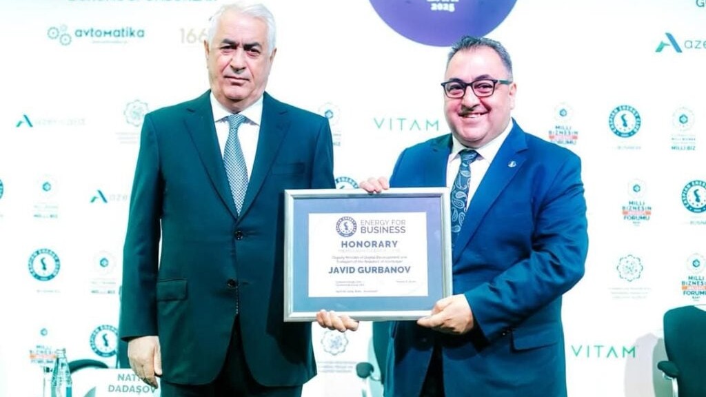 Cavid Qurbanova Milli Biznesin İnkişafı Forumunun gedişatına göstərdiyi dəstəyə görə təşəkkürnamə sertifikatı təqdim olunub