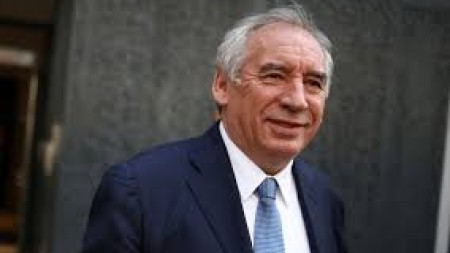 "Ürəyimdən bıçaqlayır": Fransua Bayrou qızının ifadəsindən sonra əsəbiləşdi
