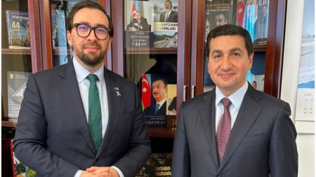 Hikmət Hacıyev Aleksandr Vinnikov ilə görüşüb