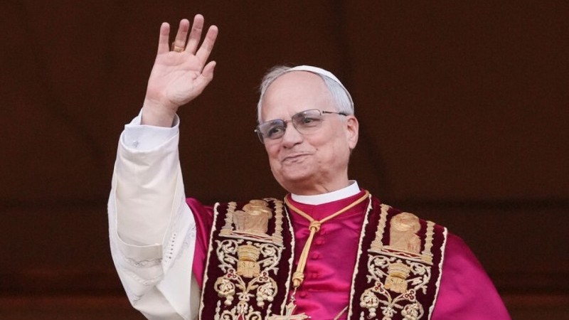 Papa XIV Leo Sikstin kapellasında ilk ayini qeyd etdi
