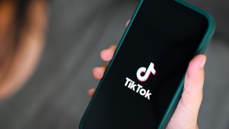 AD Laurent, mübahisəli təsir edən, TikTok'u çağıran Aurore Bergenin görməli yerlərində