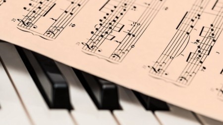 Deezer AI tərəfindən yaradılan musiqini necə ləkələyir (və hesabat verir)