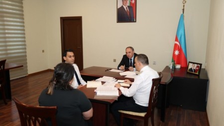 Kamran Əliyev Binəqədidə vətəndaşları qəbul edib