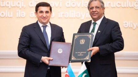 Fərid Əhmədov pakistanlı həmkarı ilə görüşüb