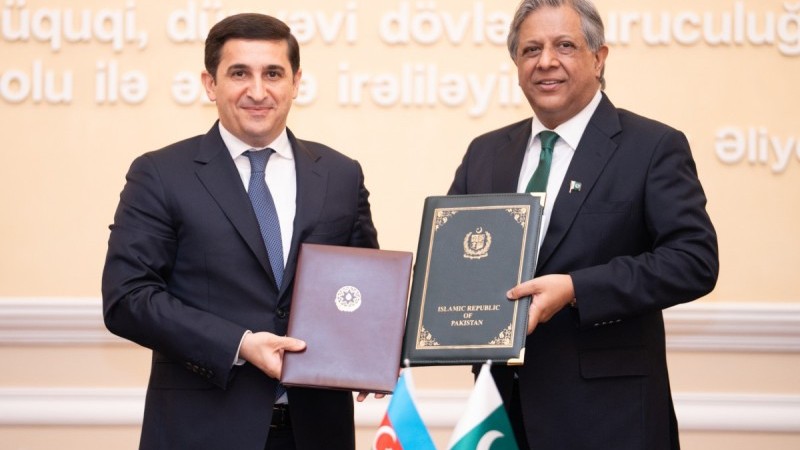 Fərid Əhmədov pakistanlı həmkarı ilə görüşüb
