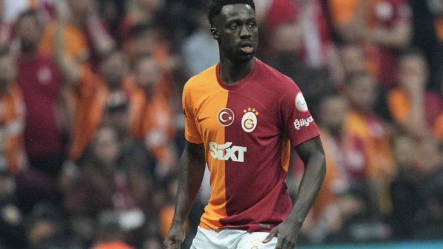 “Qalatasaray” Davinson Sançeslə yeni müqavilə imzaladı