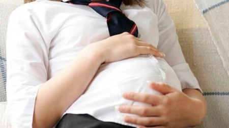 18 yaşına çatmayan qadınlar tərəfindən doğulan uşaqların sayı azalıb