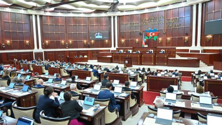 Gələn həftə deputatların tətili başa çatır