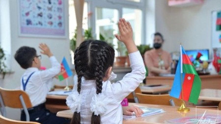 Şagirdlərin elektron yerdəyişməsi prosesinin müddəti uzadılıb