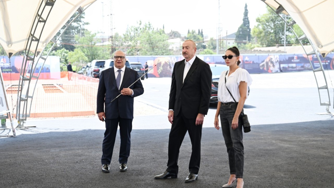 Prezident və xanımı Gəncədə təməlqoyma mərasimində - FOTOLAR + YENİLƏNİB