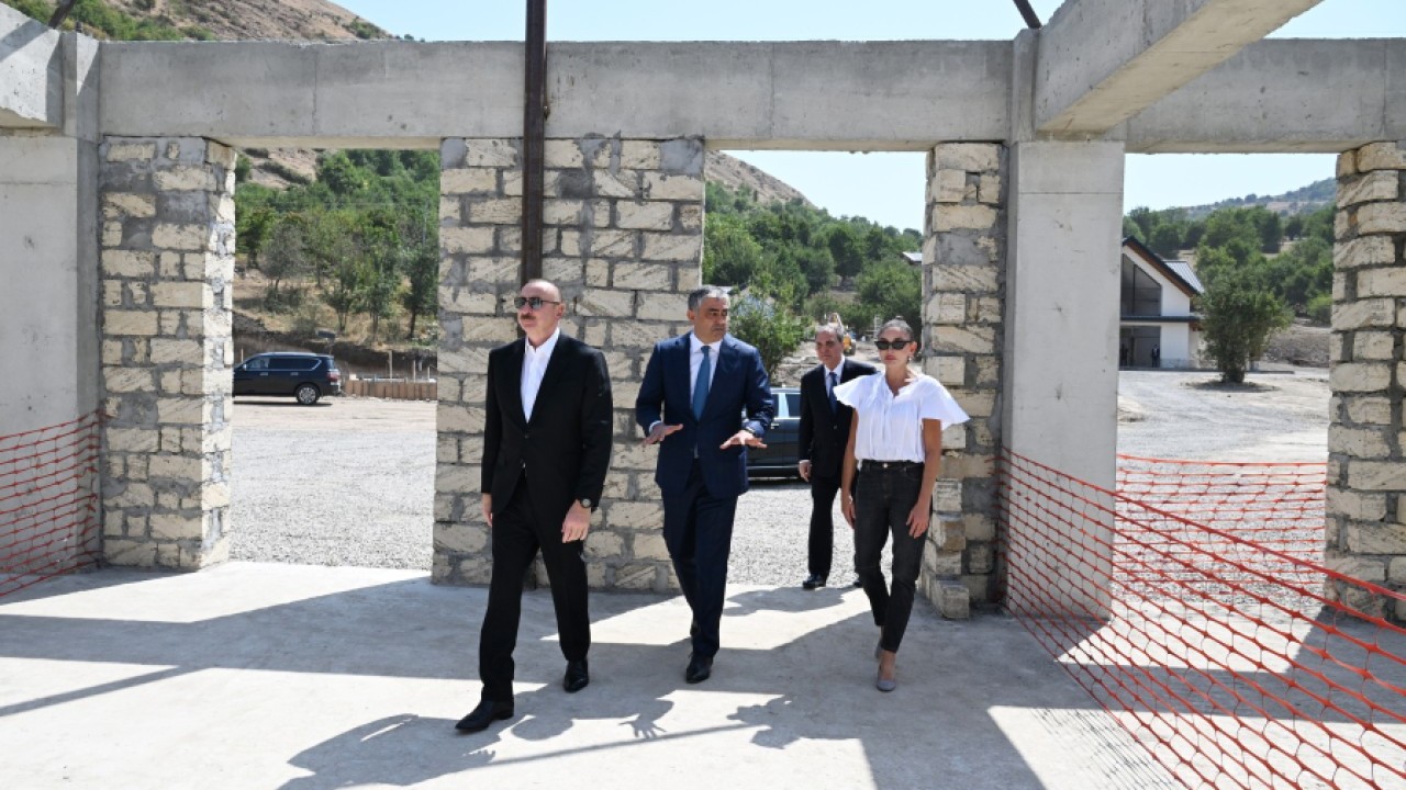 Prezident və xanımı “Hacıkənd” istirahət kompleksinin tikintisi ilə tanış olublar - FOTOLAR