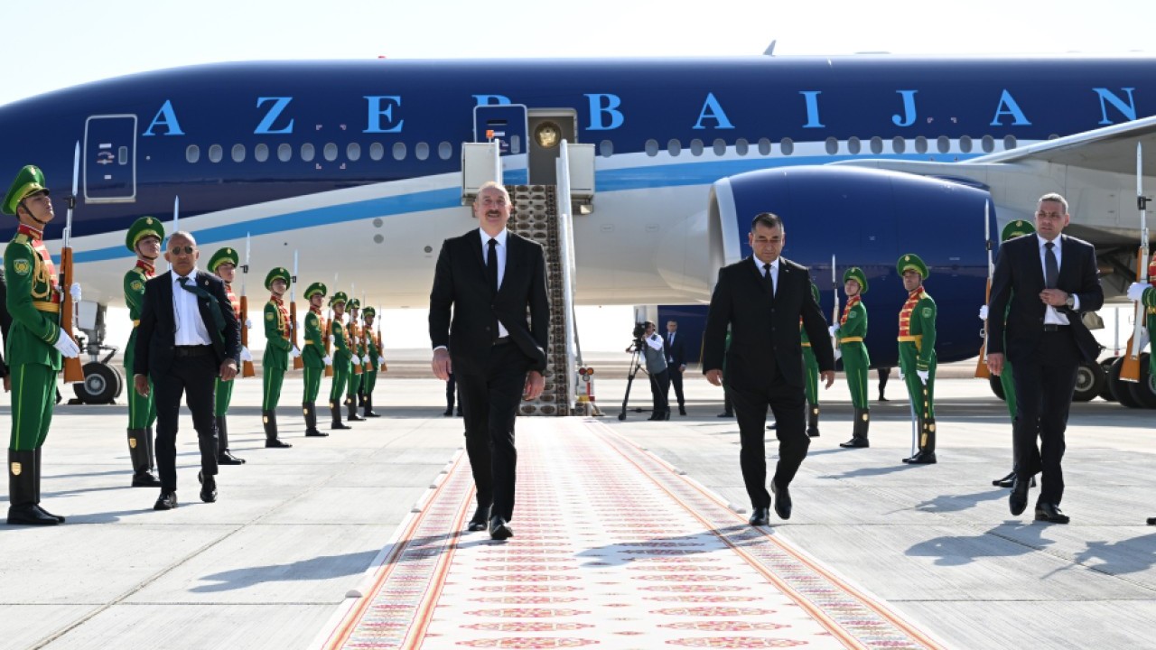 Prezident Türkmənistanda səfərdədir