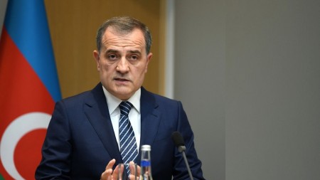 Ceyhun Bayramov: Azərbaycan heç vaxt milli maraqlara zidd aralıq həll variantlarını qəbul etməyib