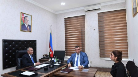 Rövşən Rzayev vətəndaşların müraciətlərini dinlədi - FOTOLAR