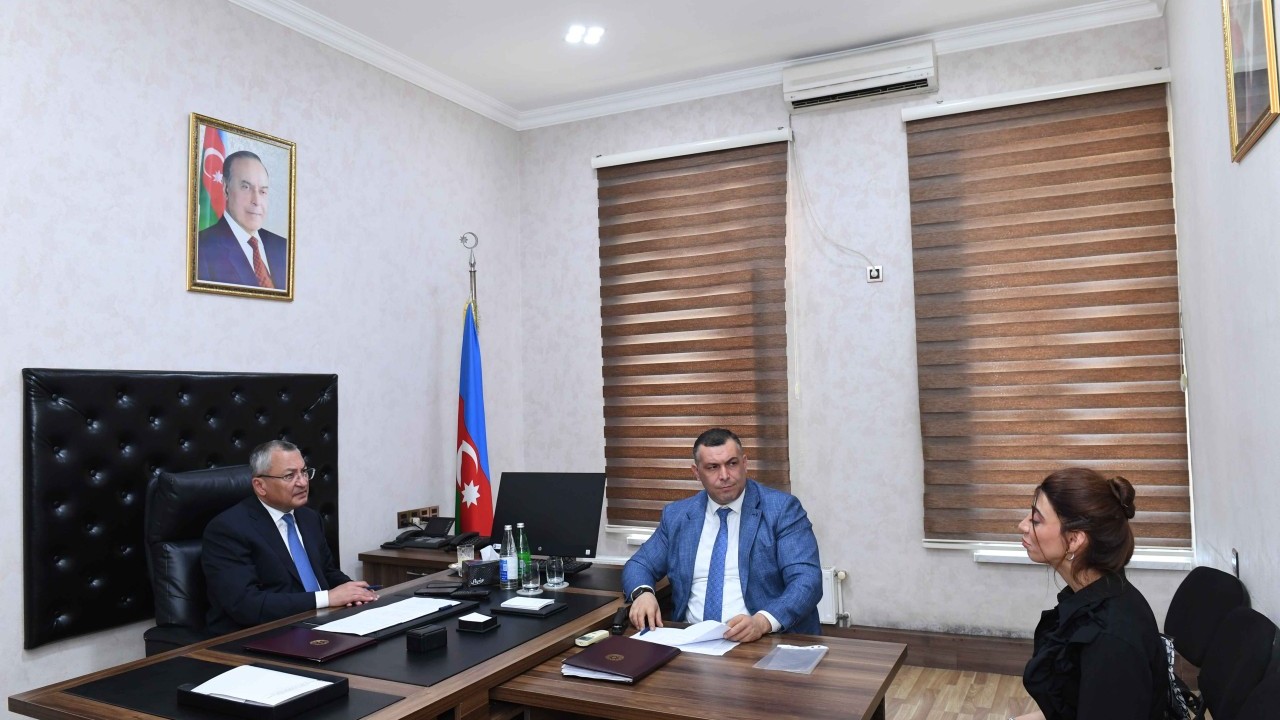 Rövşən Rzayev vətəndaşların müraciətlərini dinlədi - FOTOLAR