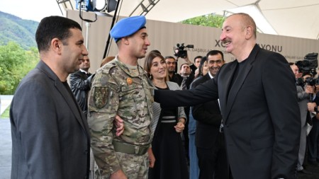Prezident 4 kəndin sakinləri ilə görüşdü - FOTOLAR