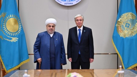 Qazaxıstan Prezidenti Allahşükür Paşazadəni qəbul edib
