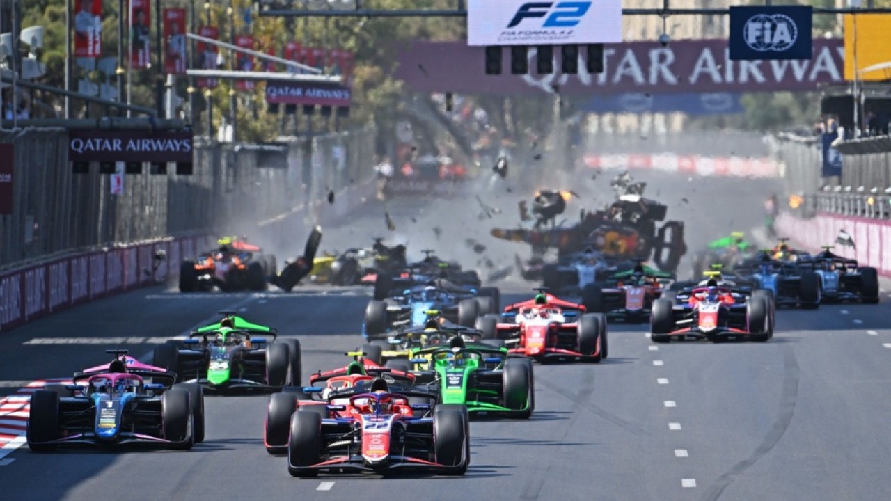 Bakıda Formula 2 üzrə sərbəst yürüşün qalibi bəlli oldu - YENİLƏNİB