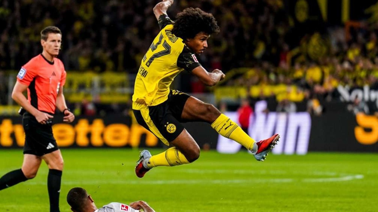 "Dortmund" qələbə qazandı, "Bayer" xal itirdi