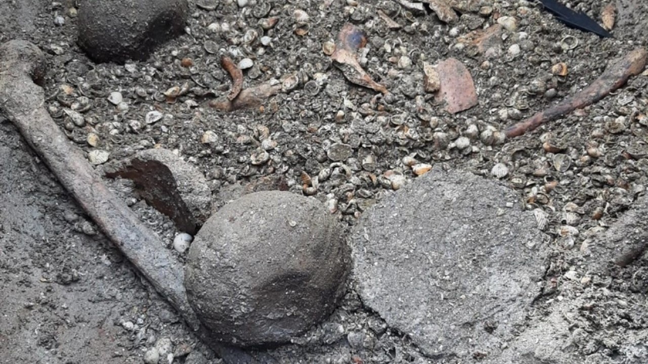Masallıda antik dövrə aid küp məzarı üzə çıxıb