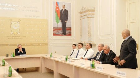 Kamran Əliyev şəhid olan prokurorluq əməkdaşlarının ailə üzvləri ilə görüşdü