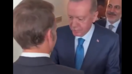 Ərdoğanın Makronla zarafatı gündəm oldu - VİDEO