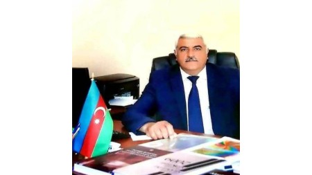 ANA DİLİNİ  SEVƏN ƏDƏBİYYATÇI OLUR   