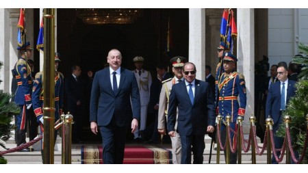 İlham Əliyev Misirdə bir sıra ölkələrin liderləri ilə görüşüb