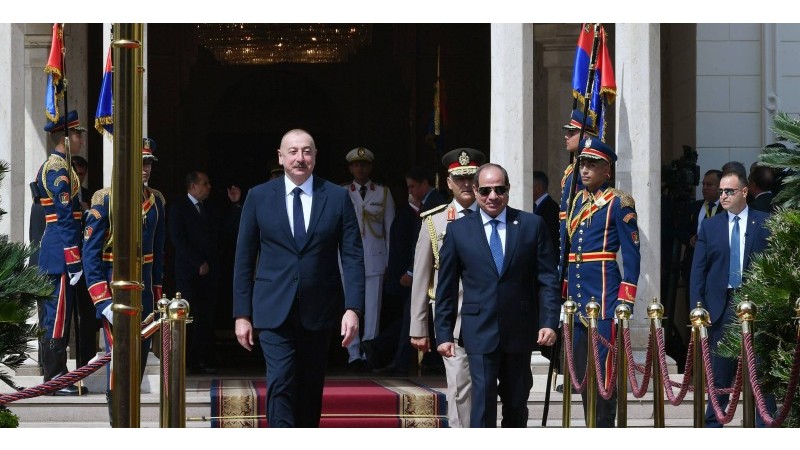 İlham Əliyev Misirdə bir sıra ölkələrin liderləri ilə görüşüb