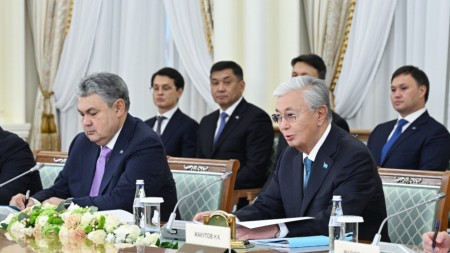 Tokayev İlham Əliyevin ikitərəfli münasibətlərin inkişafına töhfəsini qeyd edib