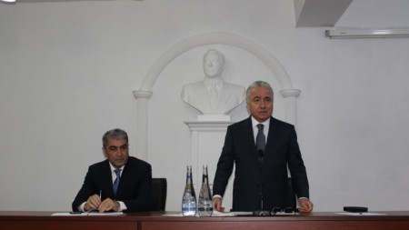Zeynal Nağdəliyev yeni başçını kollektivə təqdim etdi