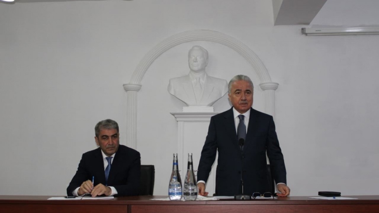 Zeynal Nağdəliyev yeni başçını kollektivə təqdim etdi